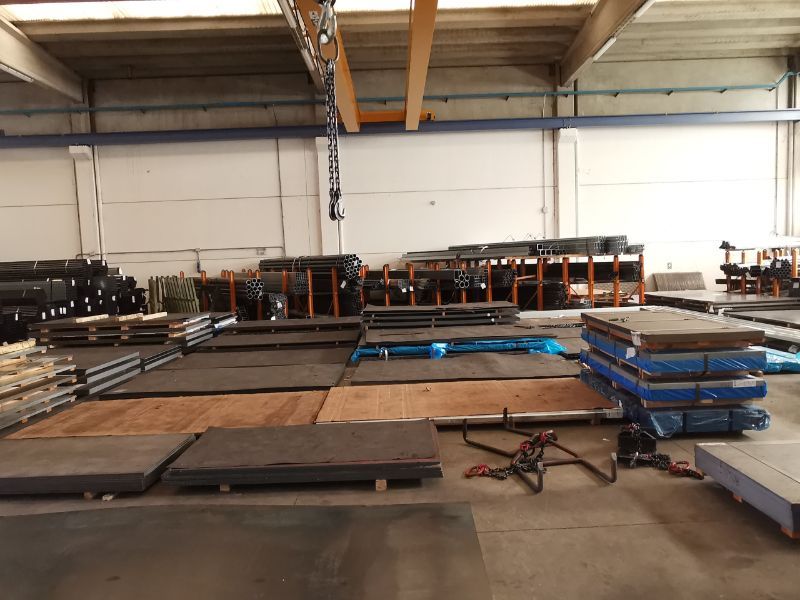 fornitura di laminati ad angolo