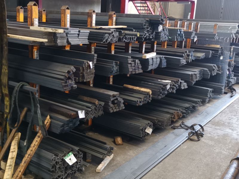 ampio catalogo di prodotti per carpenteria