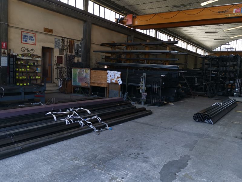 fornitura di ferro bugnate