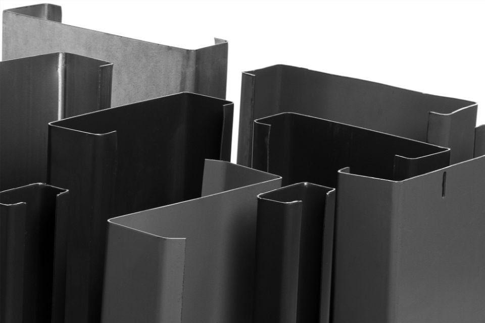 profilati in ferro nero