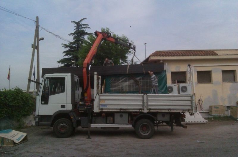 Autogrù parcheggiato