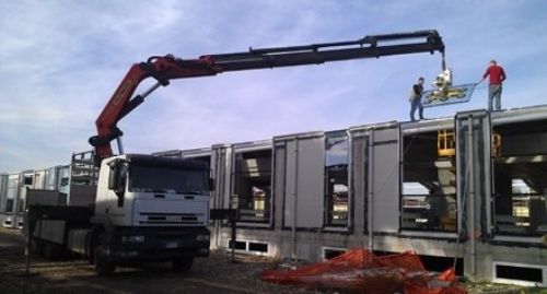 autogrù su cantiere esterno
