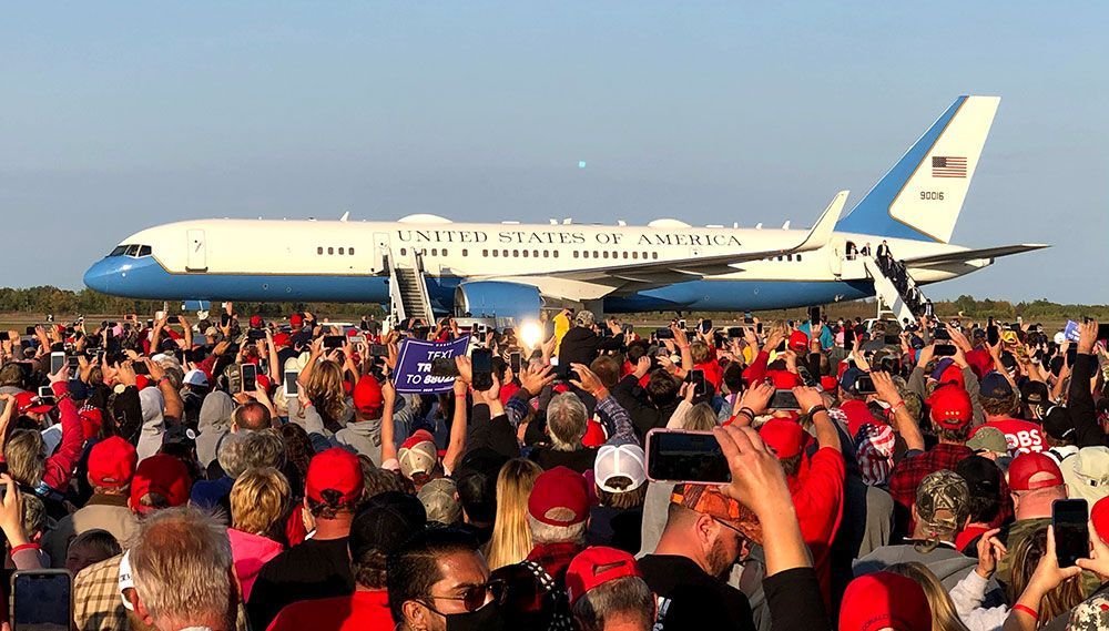 presidential rally air force one airplane