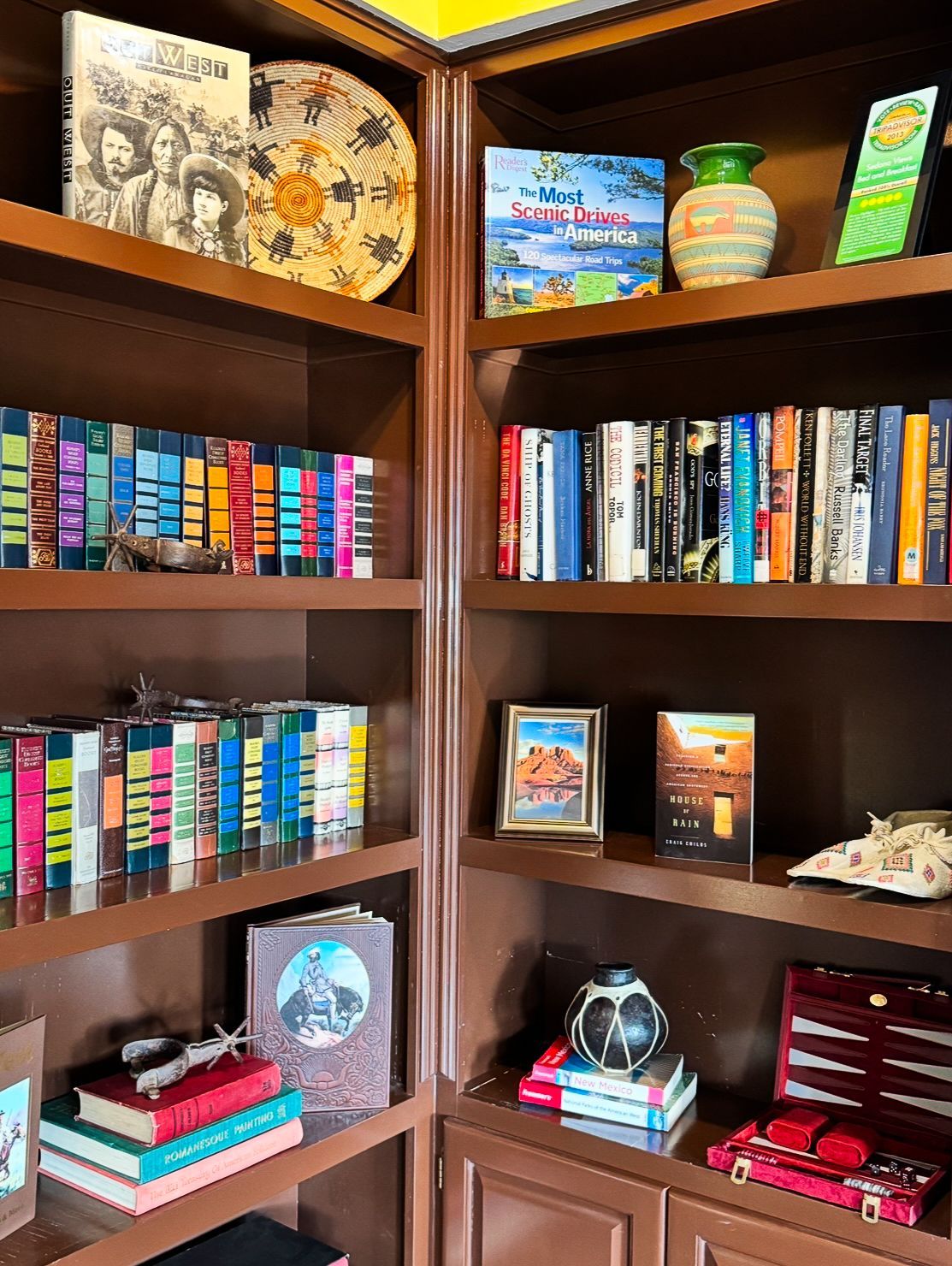 sedona views bed and breakfast library