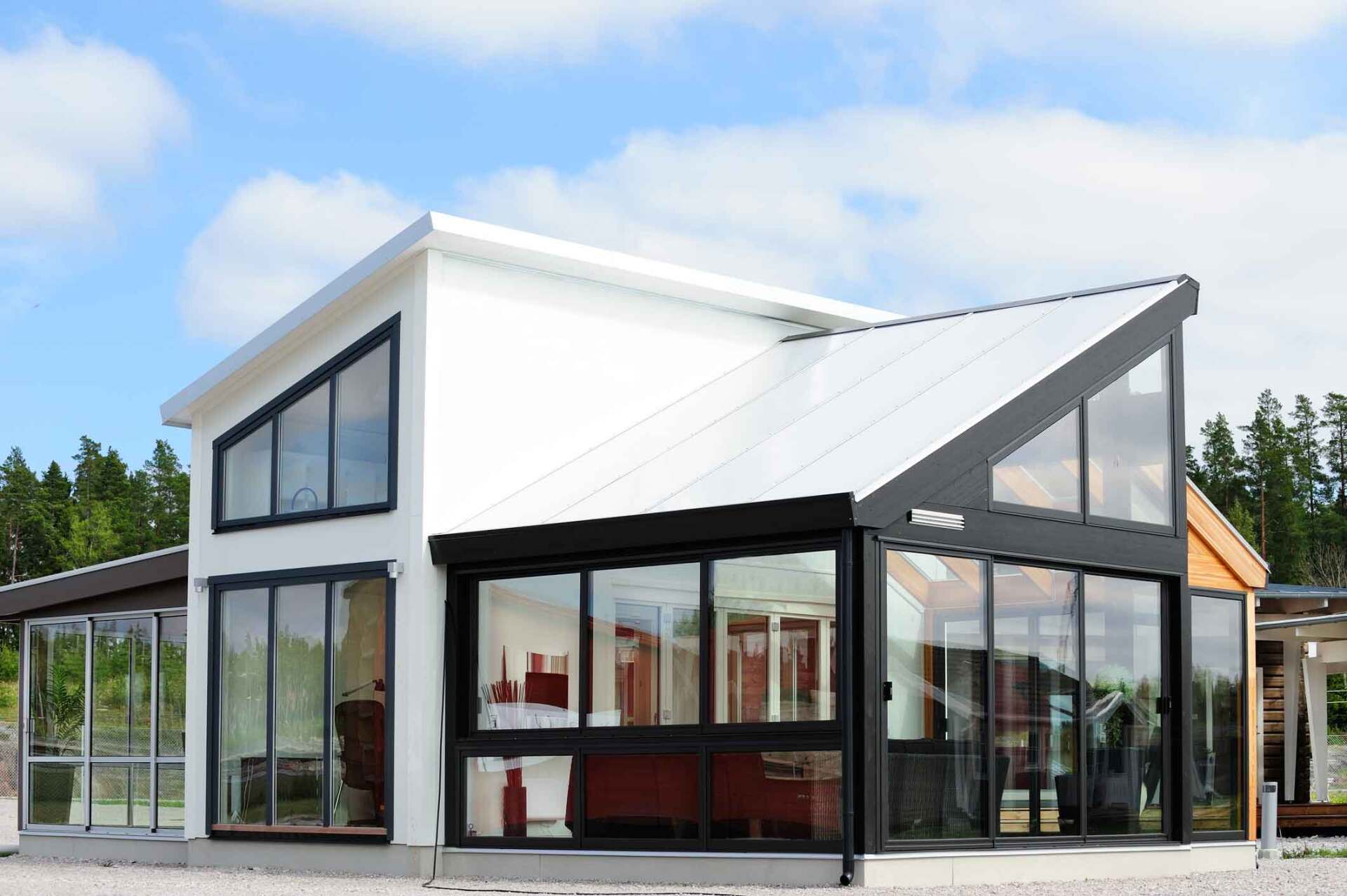 Modern House — Baton Rouge, LA — Integrity Glass Works LLC