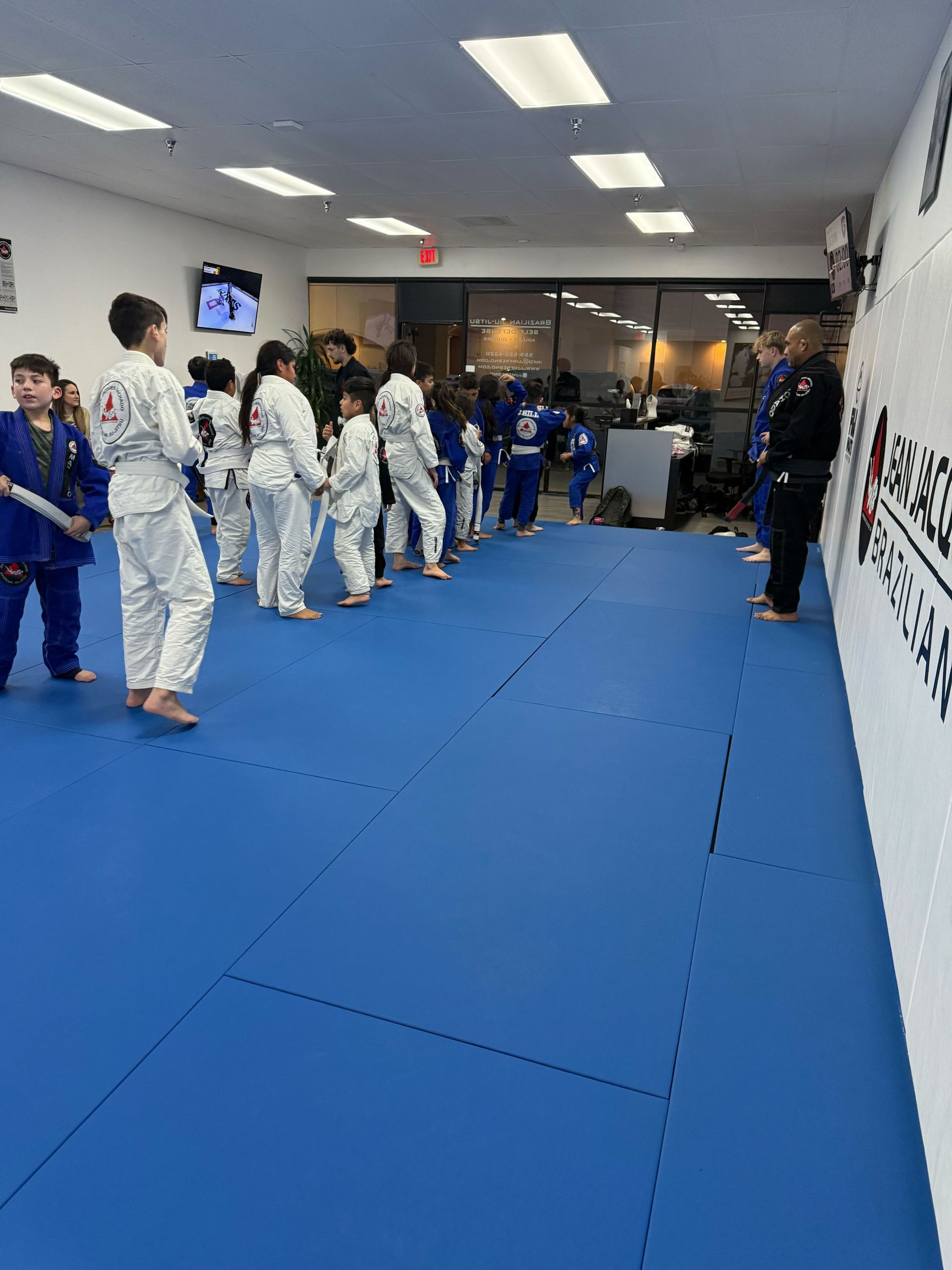 Students drilling Jiu-Jitsu techniques at Gracie Jiu-Jitsu San Jose in San Jose, CA for confidence and focus.