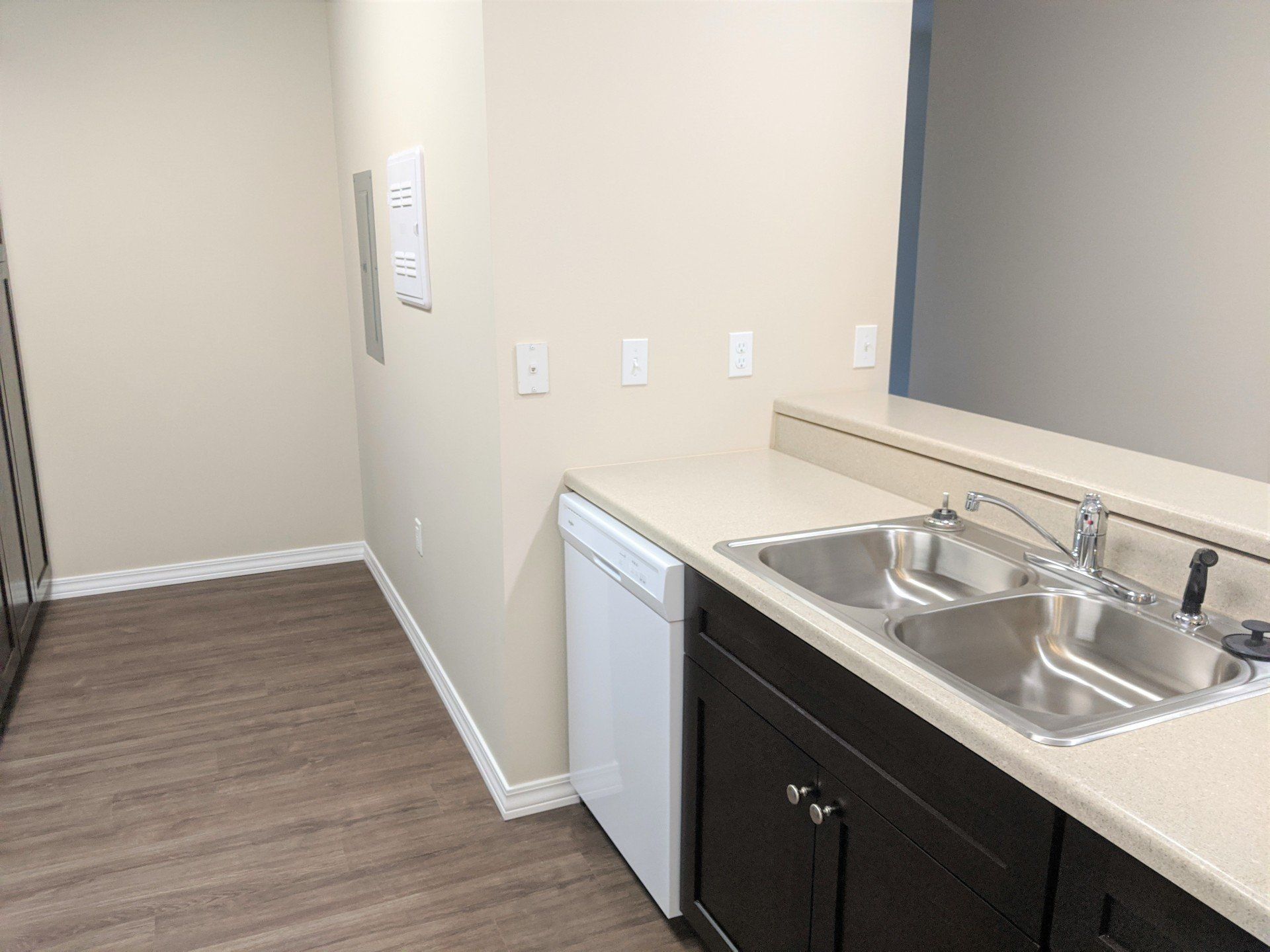 Nicholas Court Apartment