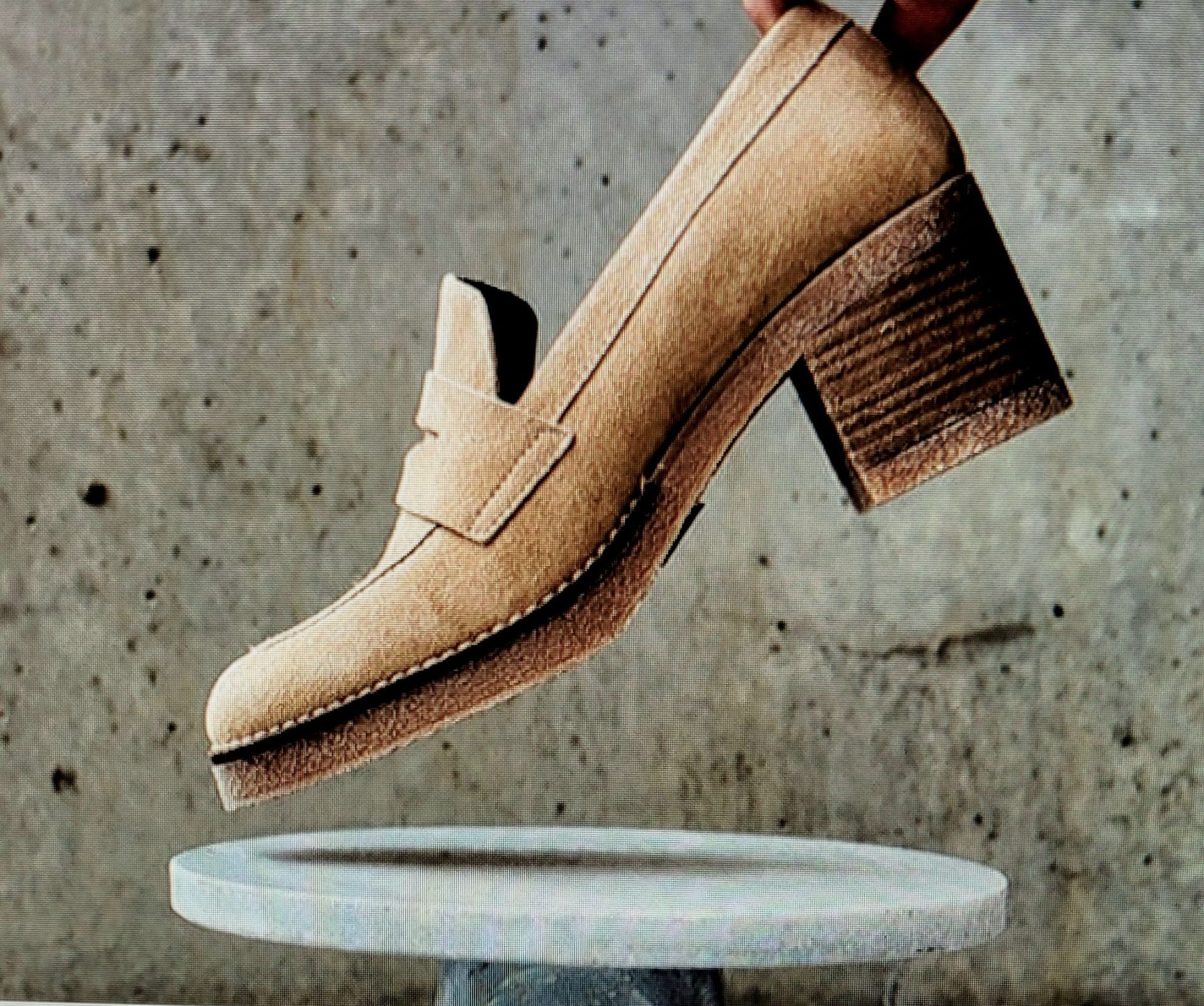 Schuh braun mit kleinen Absatz