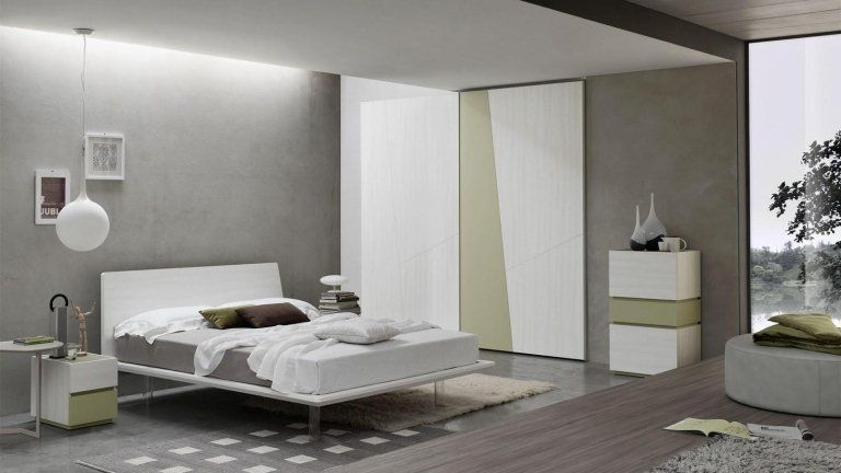 salotto con divano biposto grigio chiaro