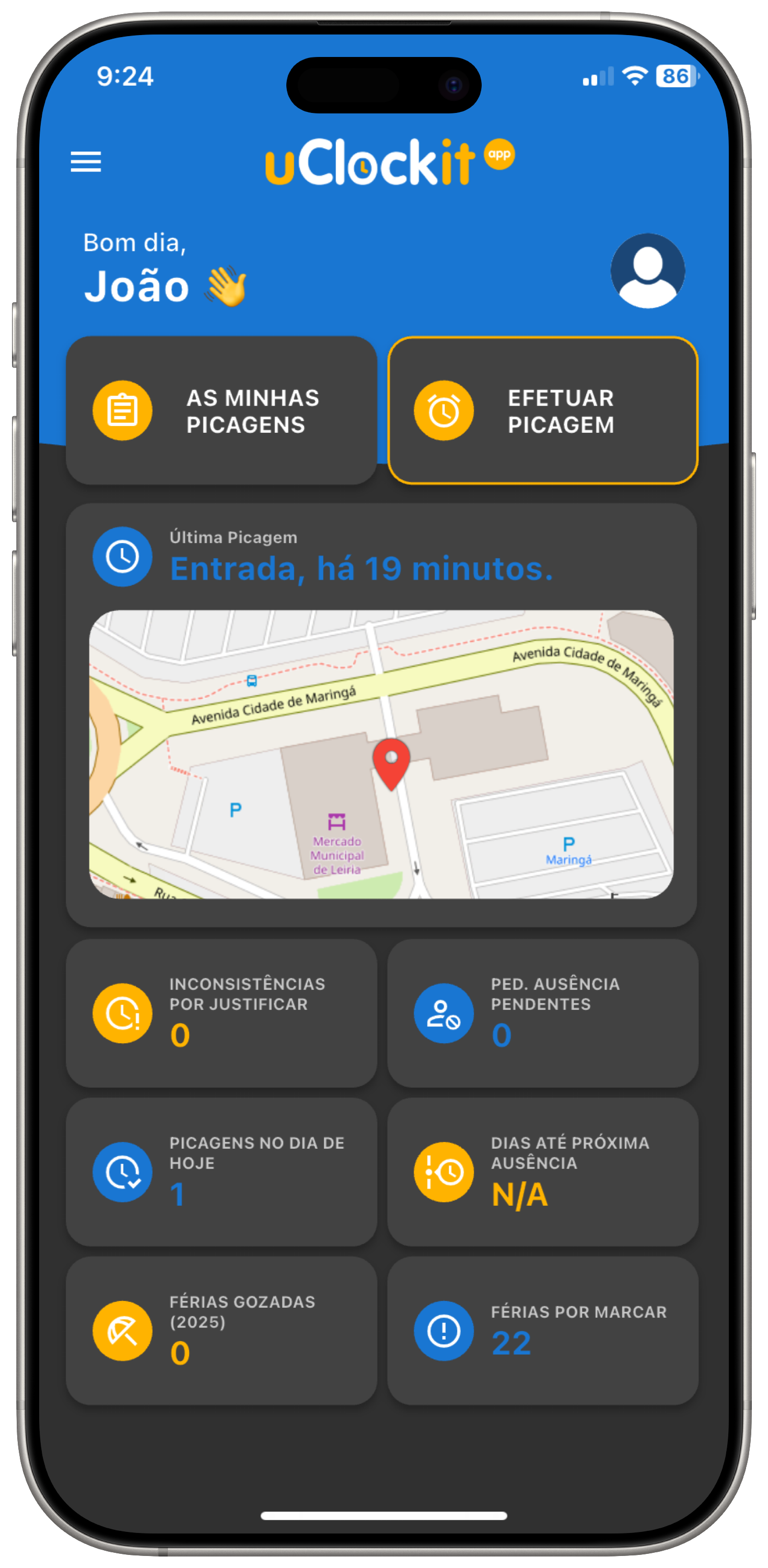 Pessoa a picar ponto no telemóvel