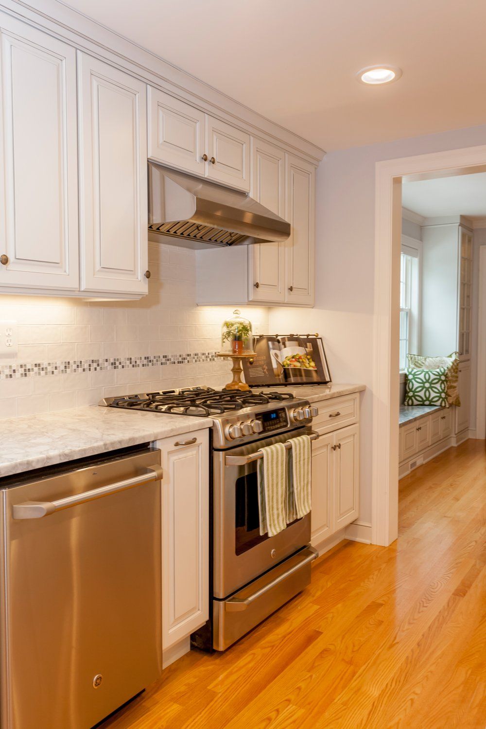 Beautiful Modern Kitchen — Providence, RI — Great In Counters