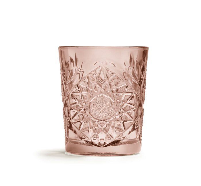 Dit klassieke model glas in de kleur roze is een must op tafel, tijdens een borrel, babyshower of een ander feestje. Dit glas heeft een kristallen patroon. Schenk er bijvoorbeeld water uit of heerlijke cocktails. Het glas heeft een inhoud van 35 cl.