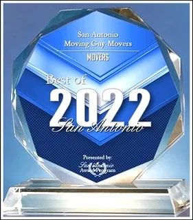 A plaque that says best movers of 2022 