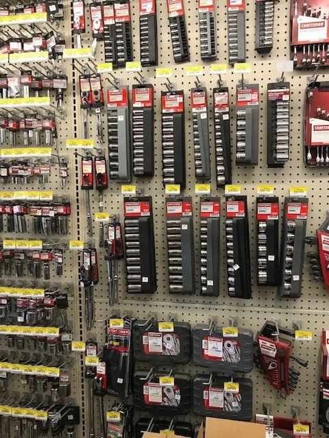 Grocery aisle of bolts and nuts | San Mateo, CA | Bayside Building Materials, Inc.