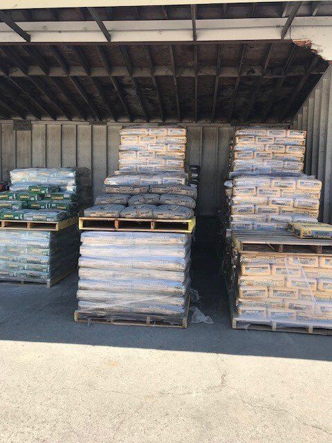 Stack garden soil | San Mateo, CA | Bayside Building Materials, Inc.