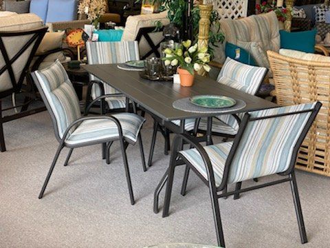 30x60 Aluminum and Polymer Dining Set