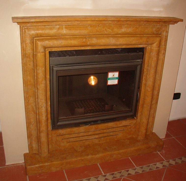 stufa a pellet ad incasso in una parete