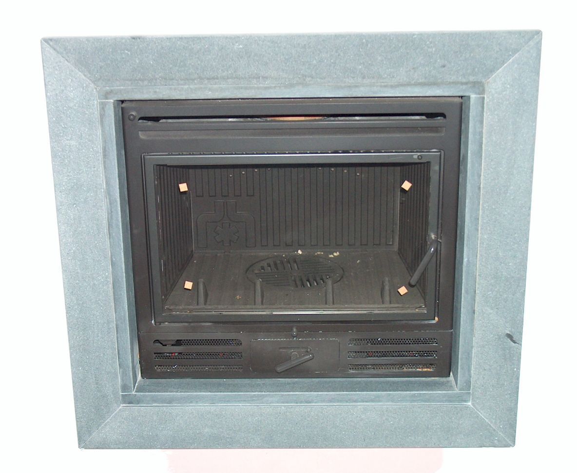 camino in una parete