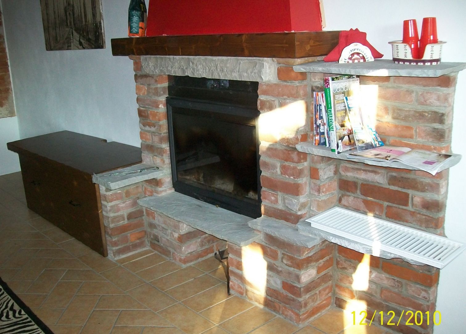 dettaglio camino a parete