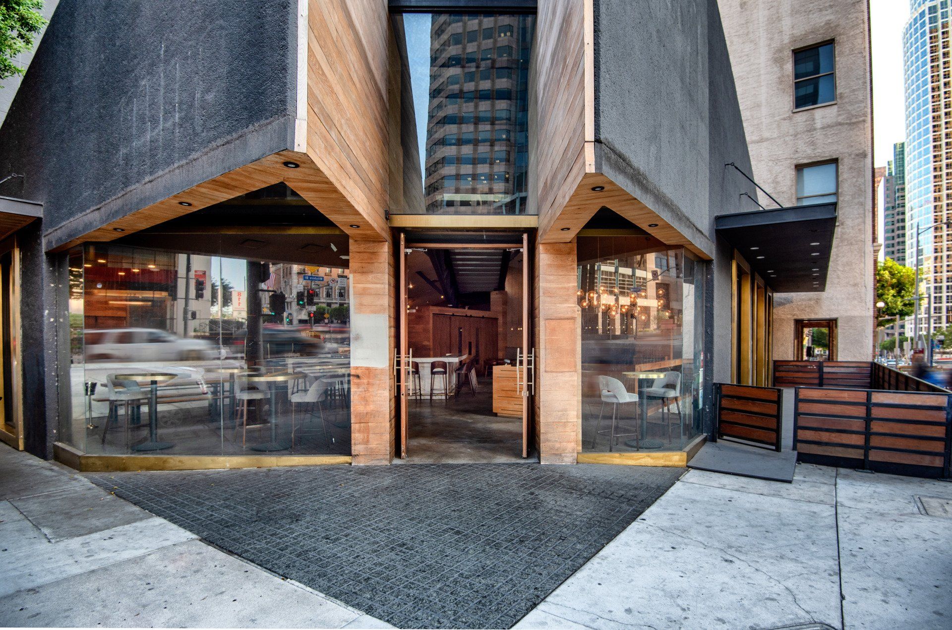 888 Wilshire, Commercial Retail Lease