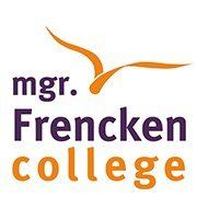 Logo voor Mgr. Frencken College, paarse en oranje tekst met daarboven een abstracte vogelvorm.