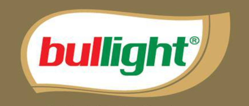 Um logotipo de touro em um fundo marrom