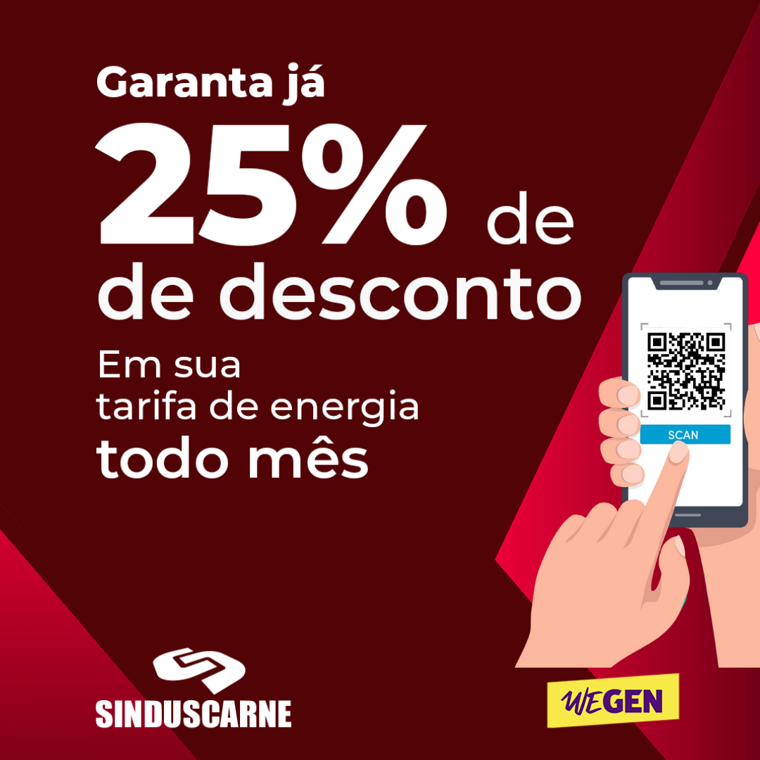 Uma mão segura um celular com um código QR nele.