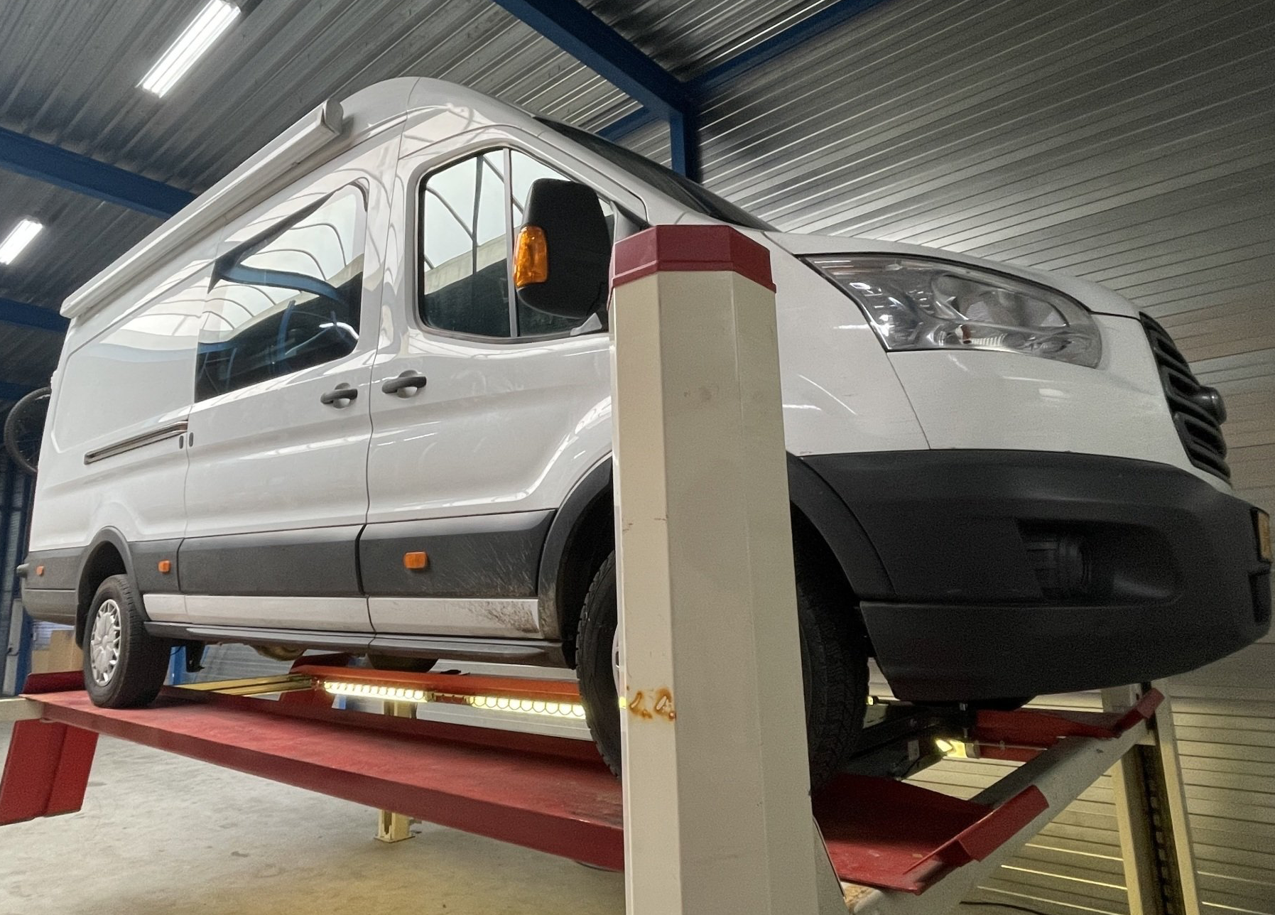 Hulpveren Ford Transit