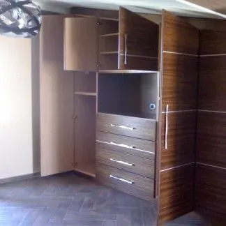 cassettiera in legno