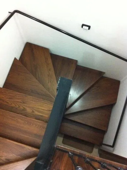 scala a chiocciola in legno