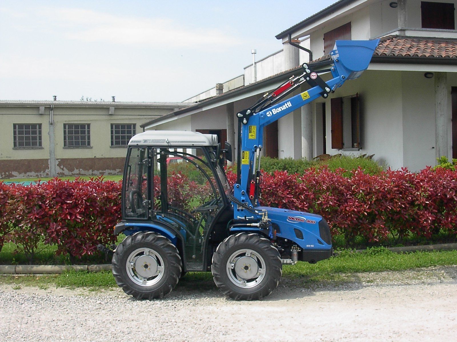 Caricatore frontale MOD. MP1 Benna terra