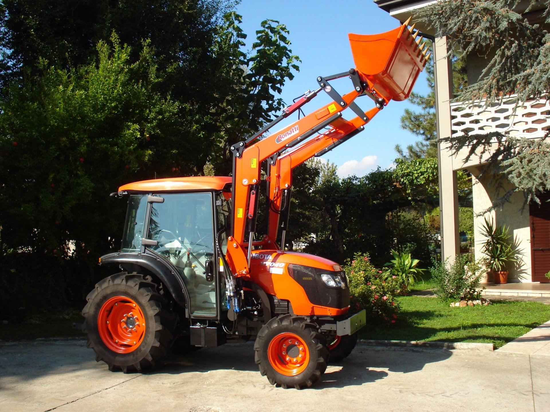 Caricatore anteriore  Mod.MP4 Benna da terra