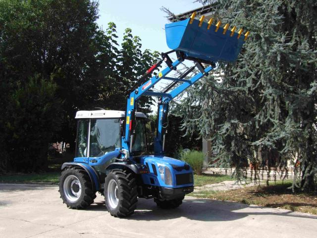 Caricatore frontale MOD. MP3/S Benna terra con denti