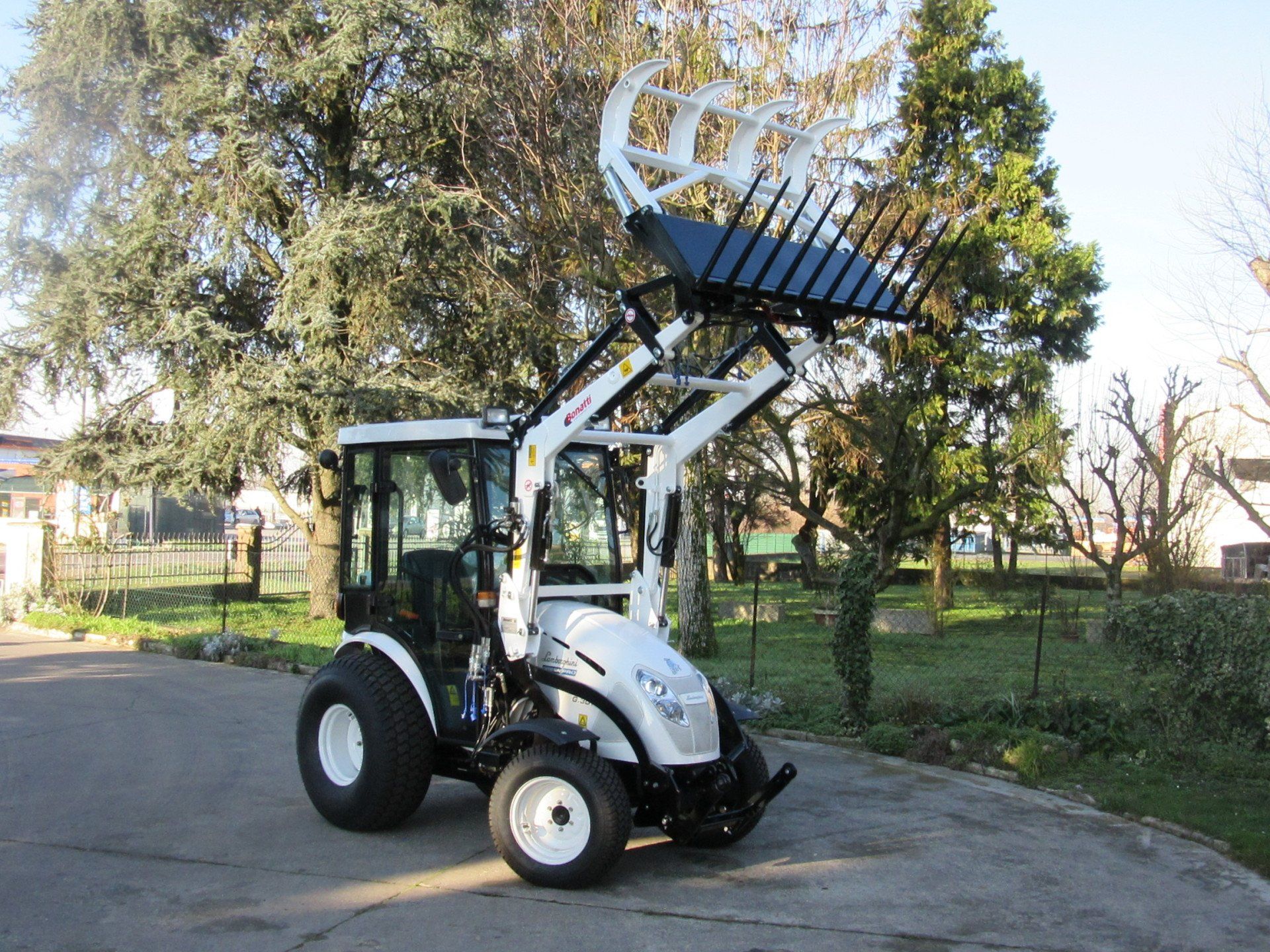 Caricatore frontale Mod. MP3 Forca letame con trattenitore