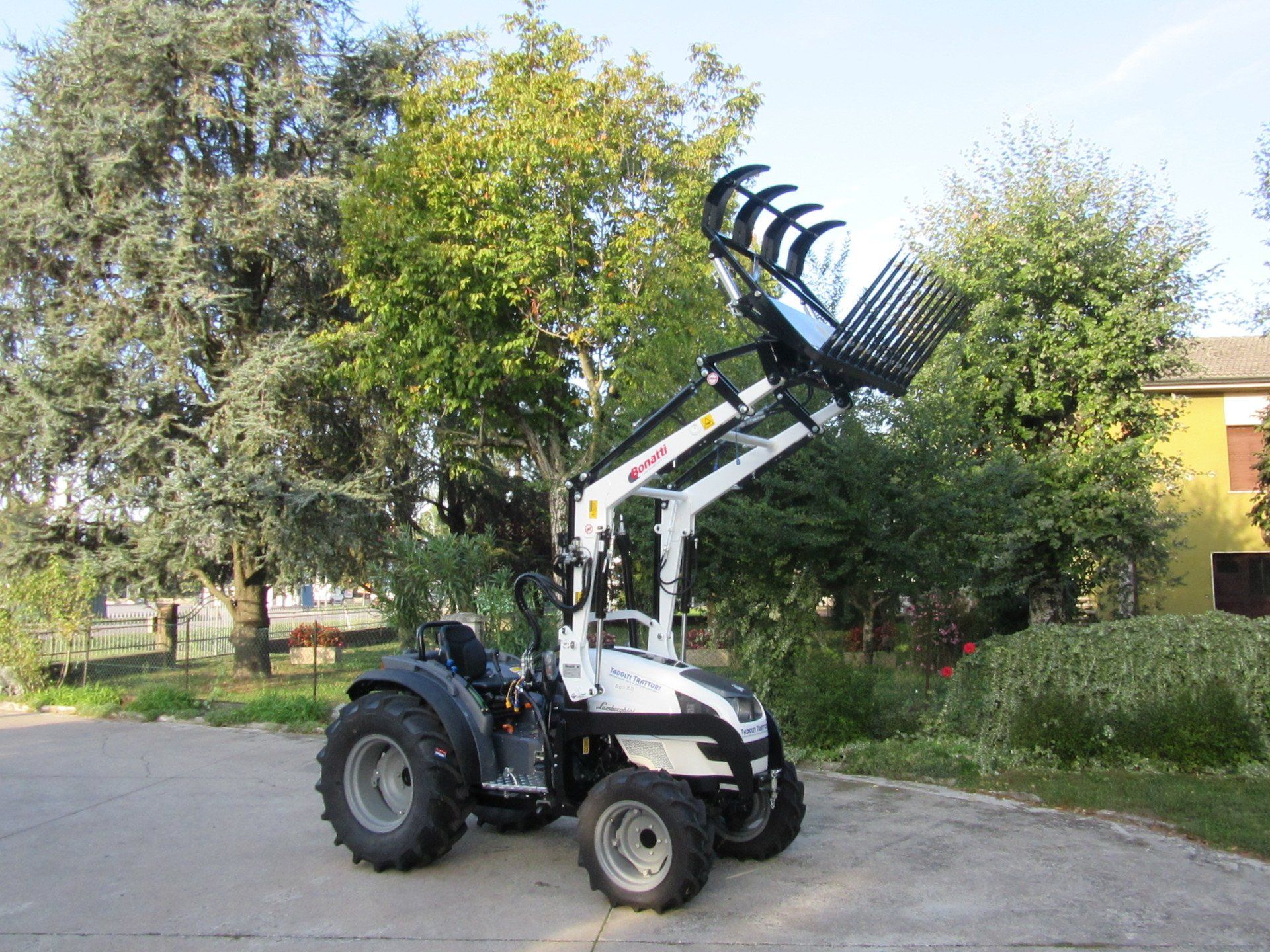 Caricatore frontale Mod. MP3 Forca letame con trattenitore