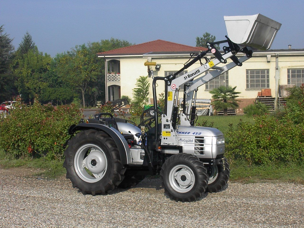 Caricatore frontale Mod. MP3 Benna terra