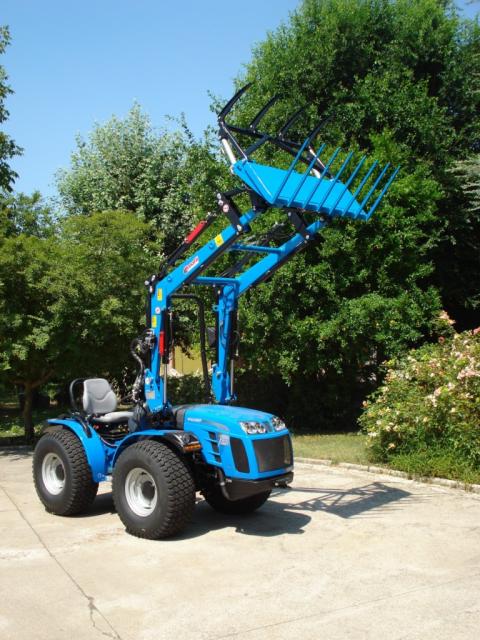 Caricatore frontale MOD. MP3 Forca letame con trattenitore