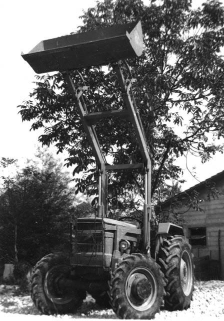 Macchina per il sollevamento terra