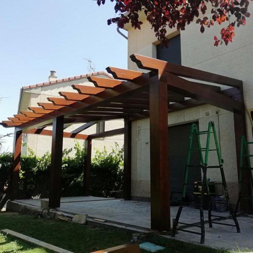 construir estructura de madera para porche en avila