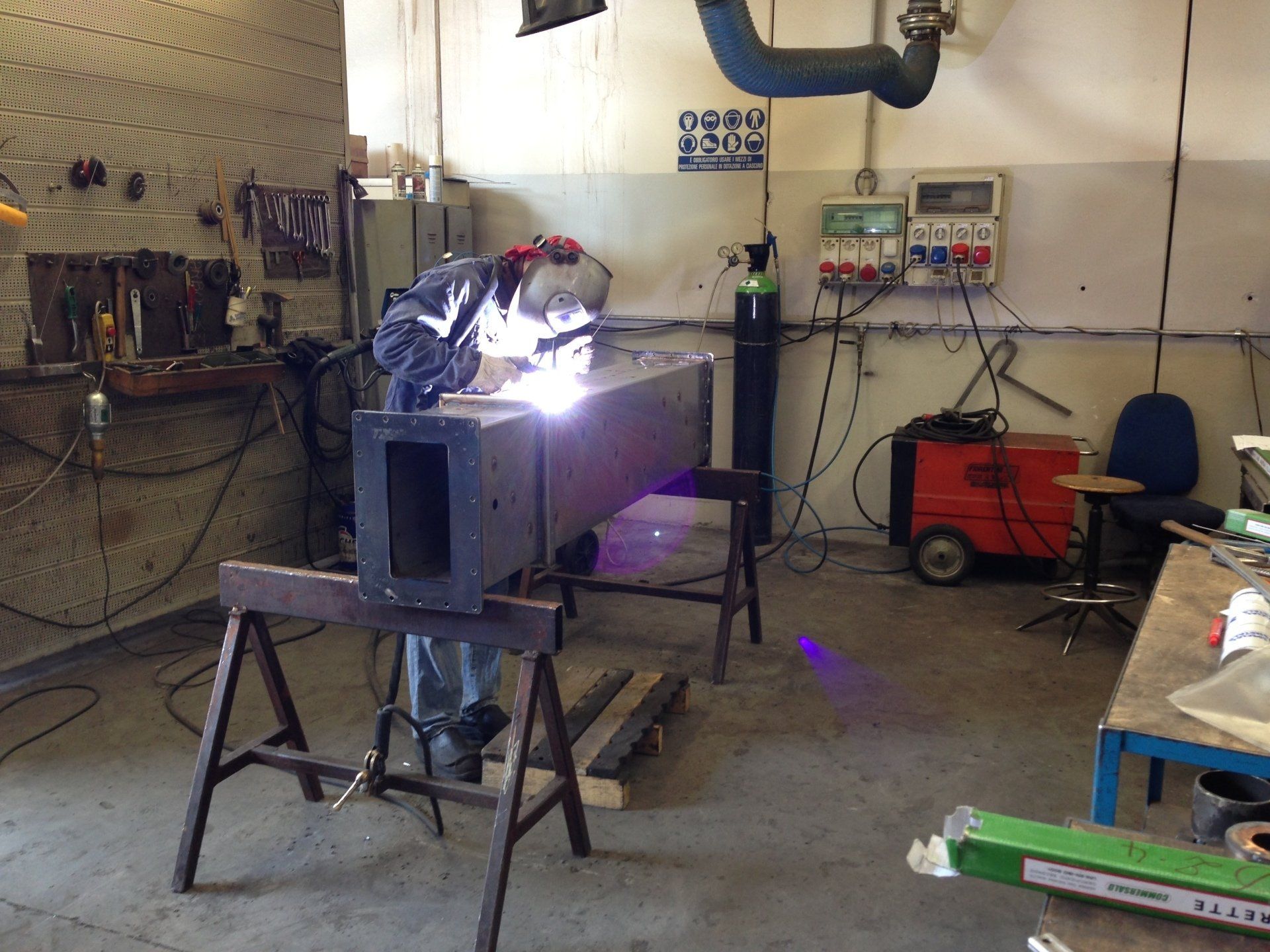 tecnico specializzato nel trattamento di metalli