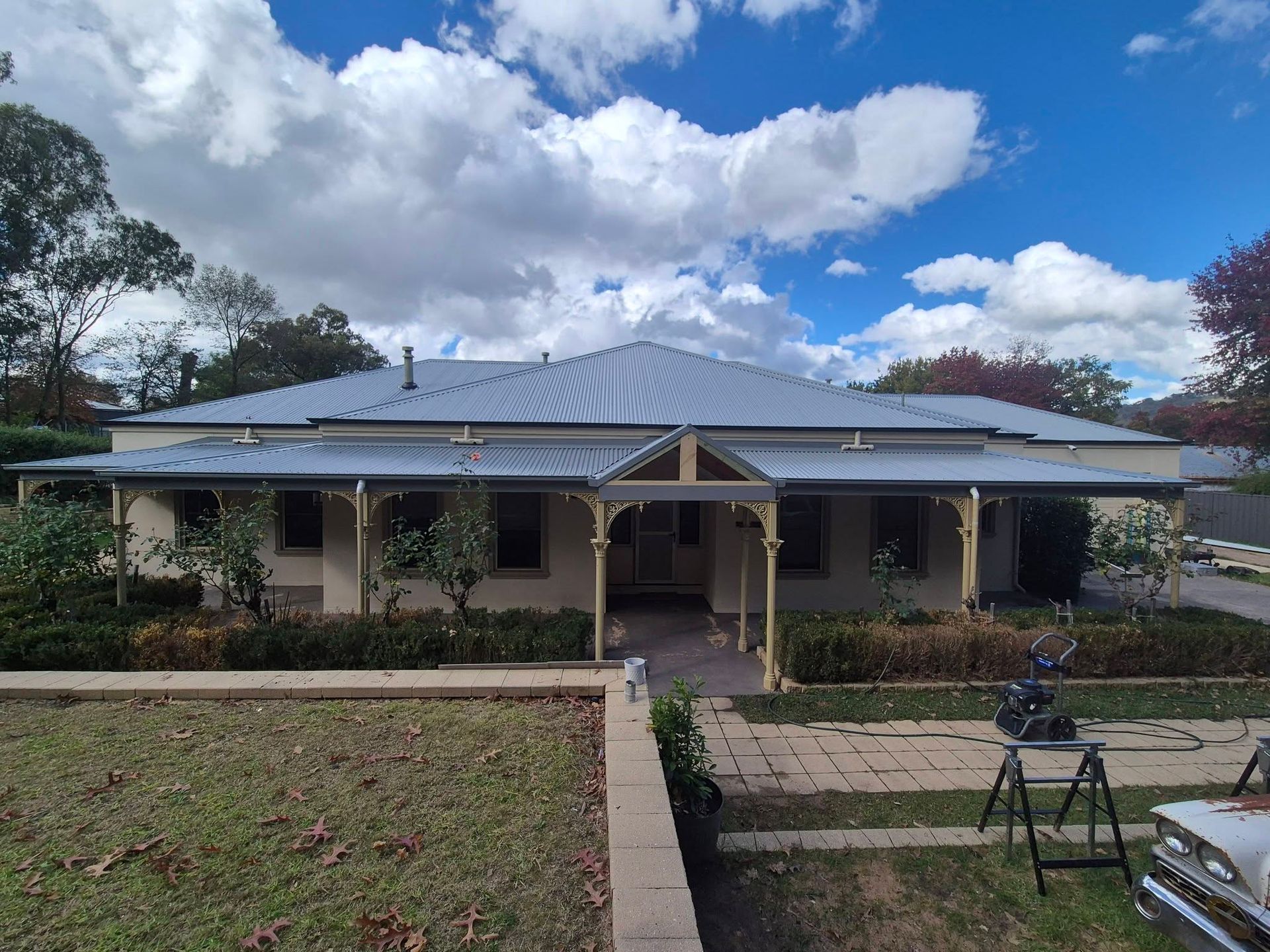 Single-story House With a Metal Roof, Front Porch — The Roofer Troopers in Wodonga, VIC