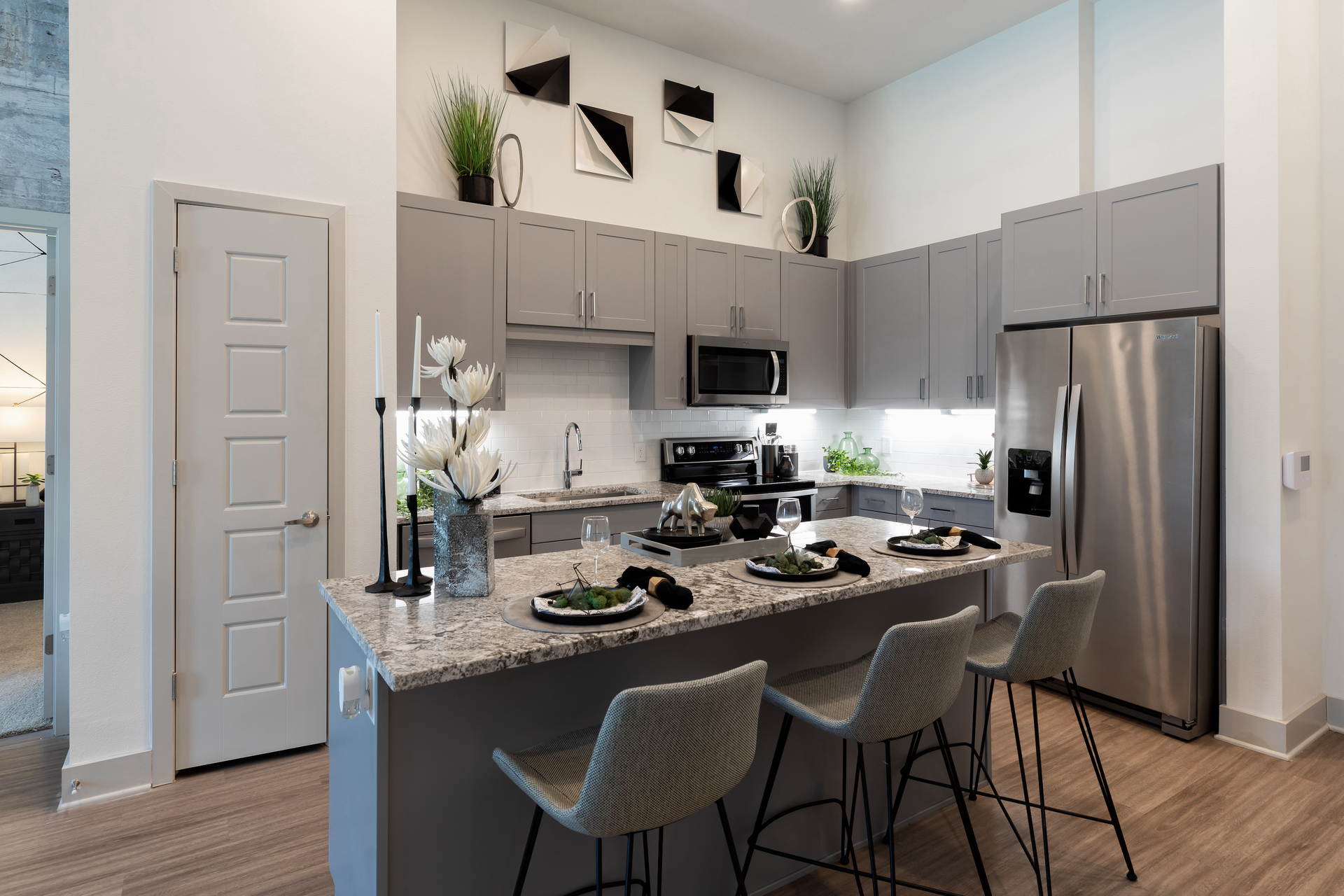 Kitchen with Island | The ReVe