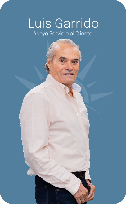 David Rincón, in gray suit, smiling. Text says "Apoyo Coordinadores de Caso" on a blue background.