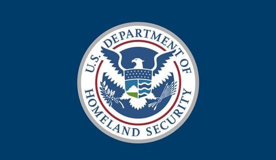 Bandera del Departamento de Seguridad Nacional de los Estados Unidos: Campo azul con el sello del departamento.