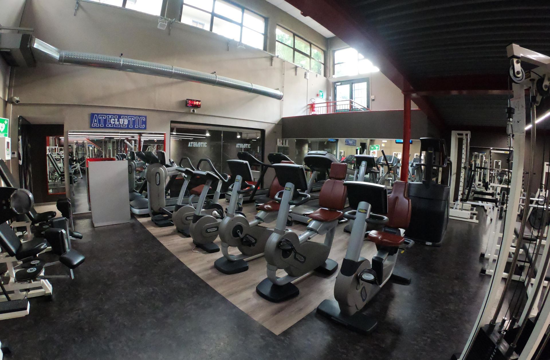 attrezzi della palestra