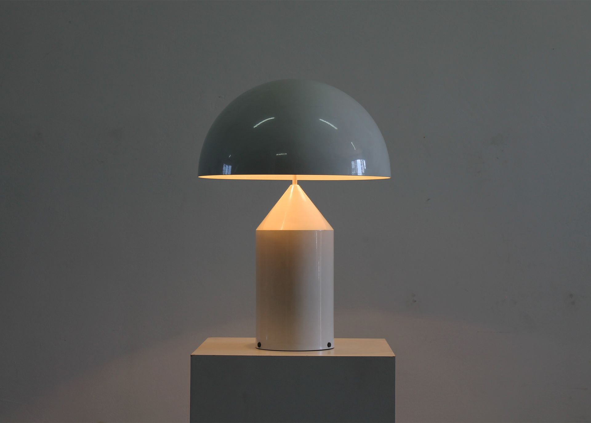 Vico Magistretti, Atollo table lamp by Oluce