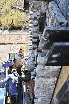 Restoration of historic common brick building in Old Town, Chicago