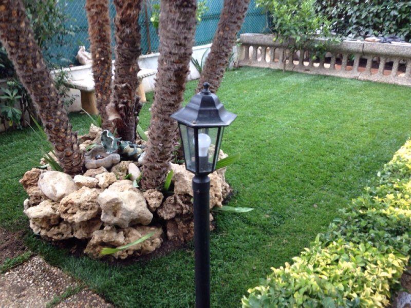 realizzazione di giardini con decorazioni