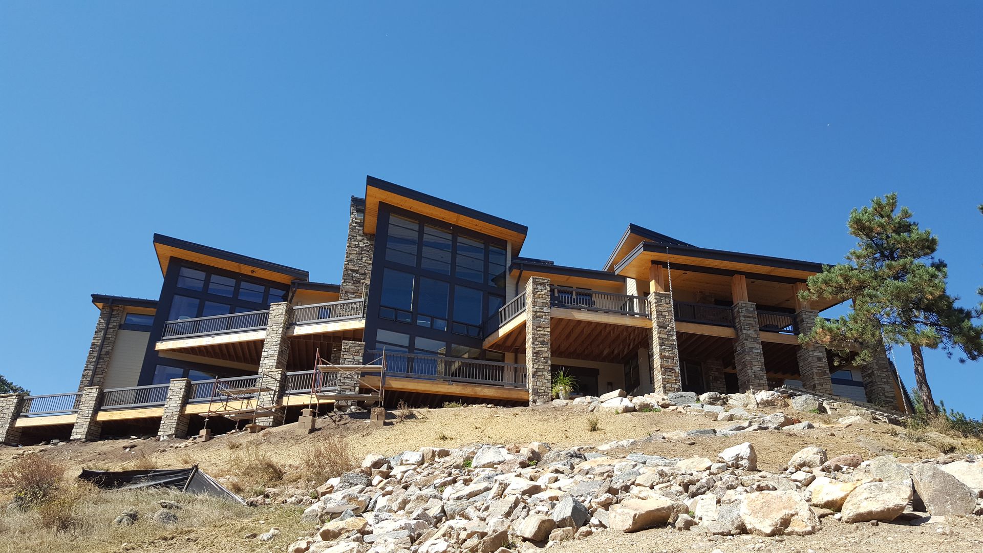 6 Inch Seamless Box Gutters with 4x4 Box Downspout Indian Hills Colorado