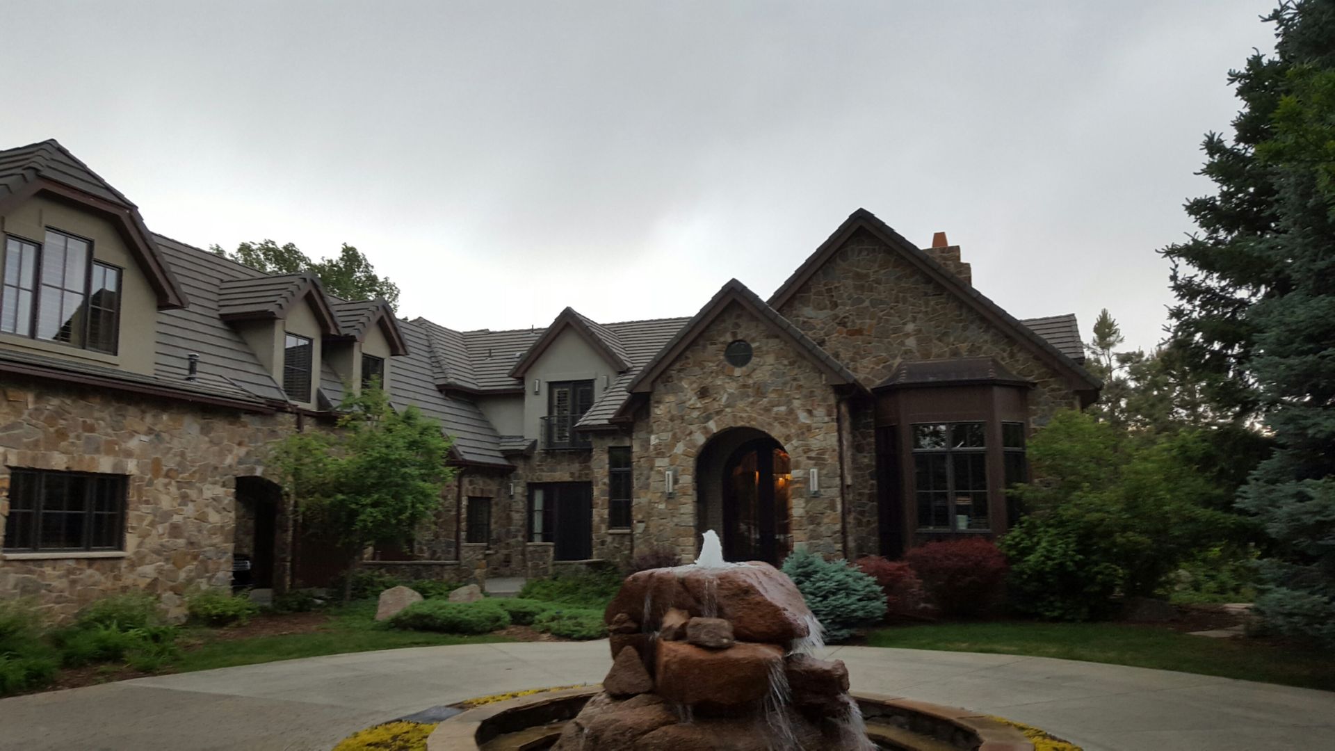 6 Inch Seamless Box Gutters with 3x4 Downspout in Cherry Hills Village Colorado